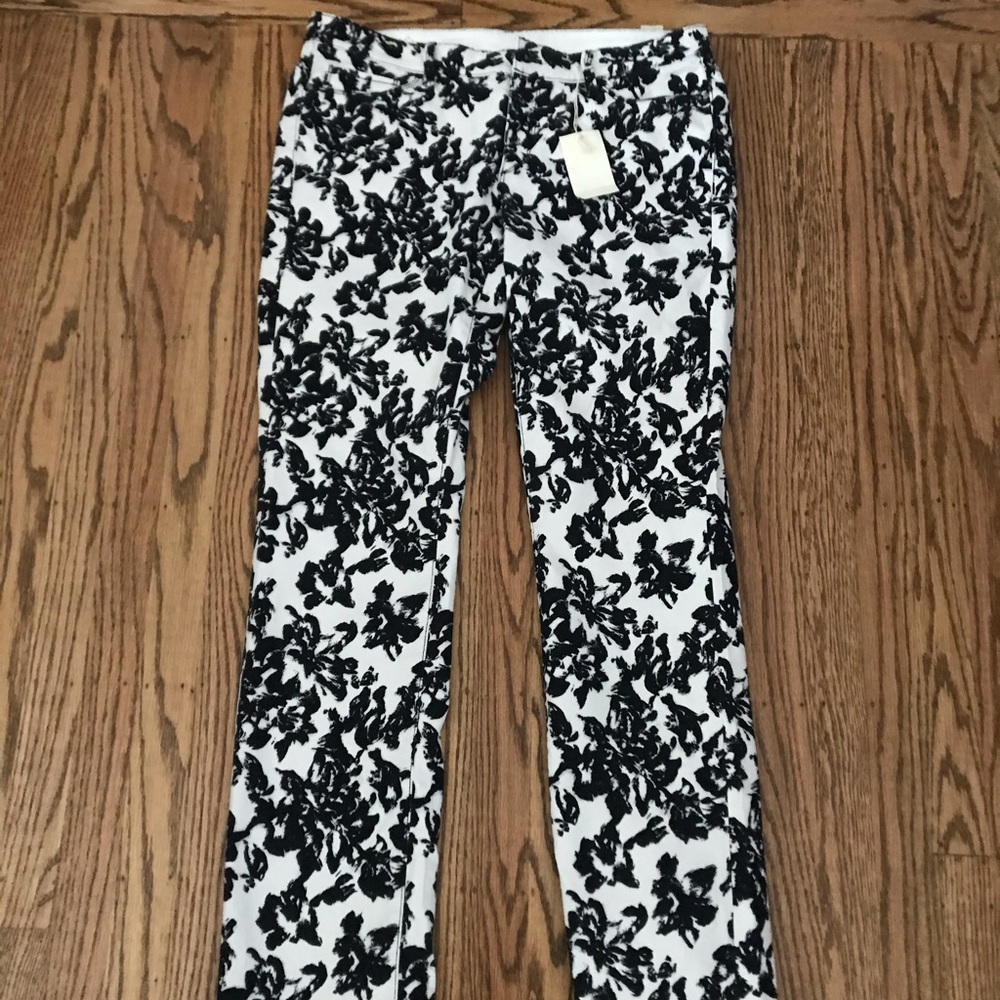 NWT Ann Taylor Floral Pants…perfect for Spring! 💐